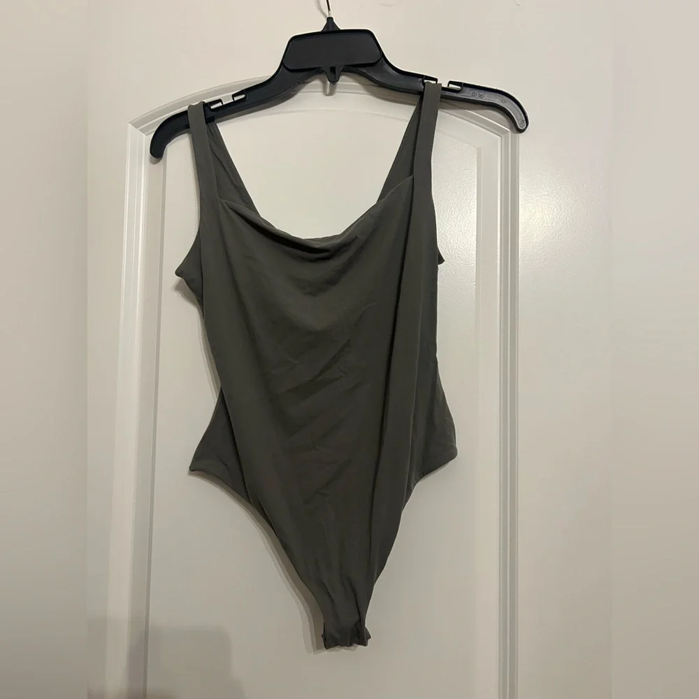 Skims Fits Everybody Square Bodysuit